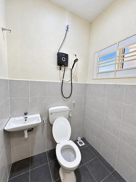 Rumah Kluster untuk Dijual di Teluk Intan (Perak) - Kelvin Foo - Bathroom - PropertyGuru.com.my