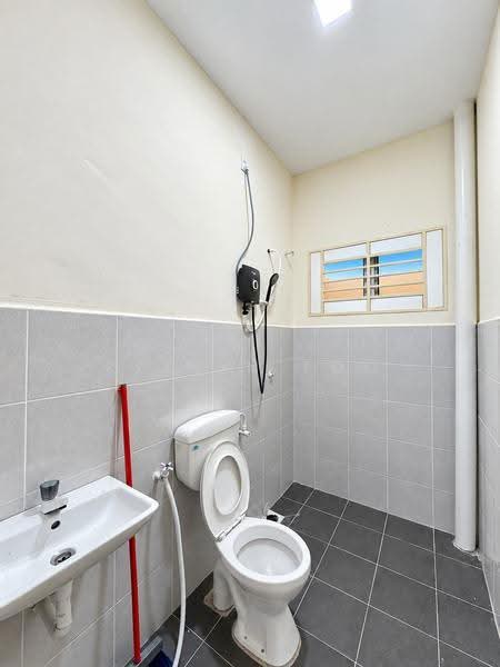 Rumah Kluster untuk Dijual di Teluk Intan (Perak) - Kelvin Foo - Bathroom - PropertyGuru.com.my
