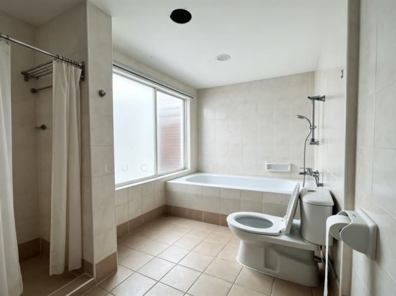 3.5-storey Terraced House for Sale in Bukit Wangsamas (Setiawangsa) - Lucas Choo - Bathroom - PropertyGuru.com.my