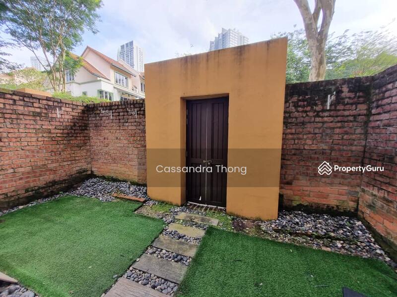 Untuk Dijual - Adora