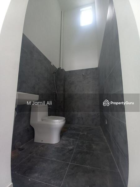 Untuk Dijual - parit jawa