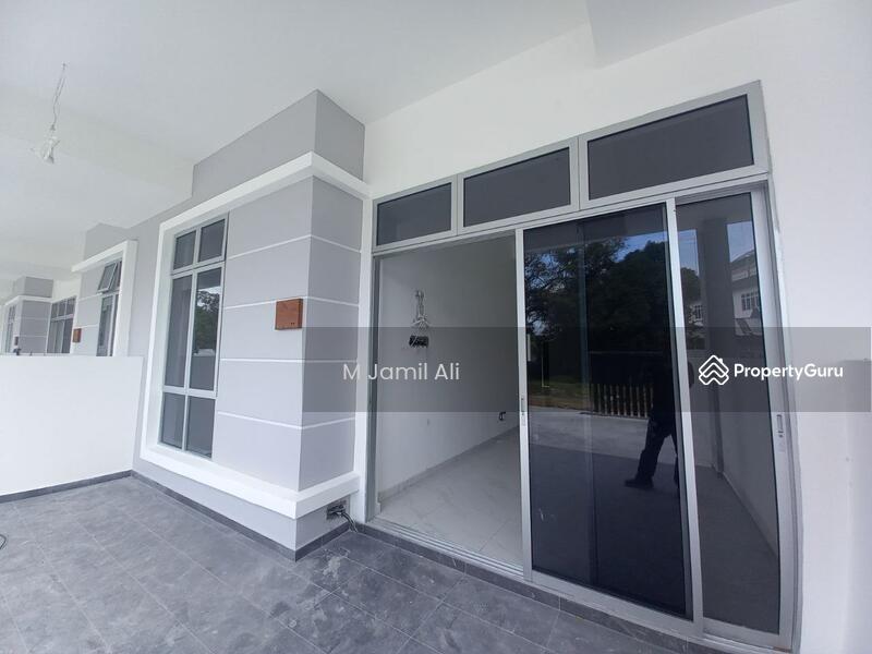 Untuk Dijual - parit jawa