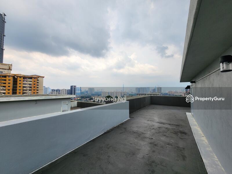For Sale - [Foreigner can buy] 3.5sty Semi D @Desa Hill Villas, Desa Petaling KL