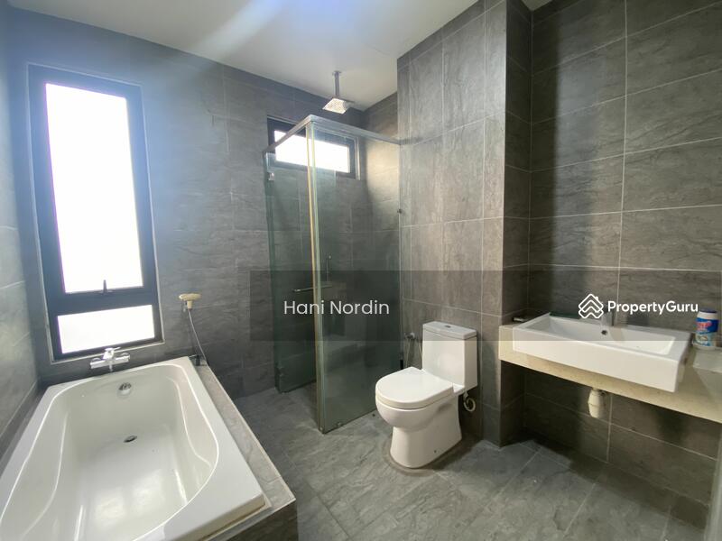 Untuk Dijual - Putrajaya End Lot Unit, Tasik View