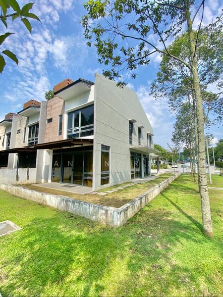 Untuk Dijual - Putrajaya End Lot Unit, Tasik View