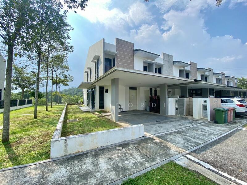 Untuk Dijual - Putrajaya End Lot Unit, Tasik View