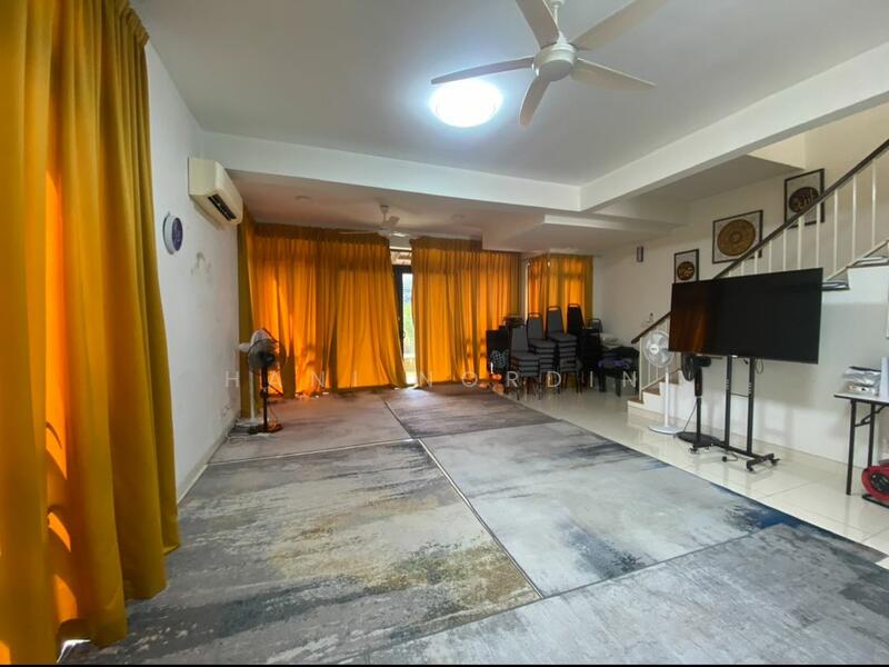 Untuk Dijual - Putrajaya End Lot Unit, Tasik View