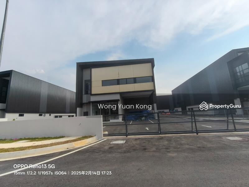 For Rent - i8 Bandar Bukit Raja Detached Factory 1.5sty with office