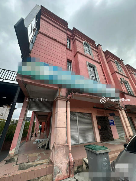 For Rent - Batu Pahat 3 Storey Shop Lot for Rent (Ground Floor)