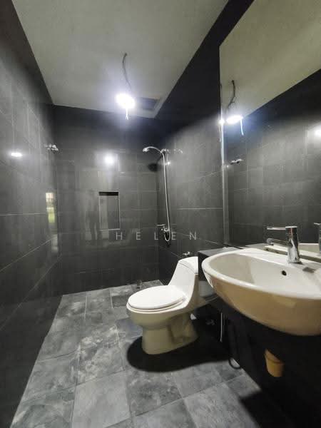 Bungalow House untuk Dijual di Bukit Rahman Putra (Sungai Buloh) - Helen Wan - Bathroom - PropertyGuru.com.my