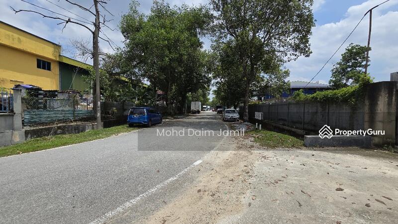 For Sale - Warehouse + Freehold Open Heavy Industrial Land
