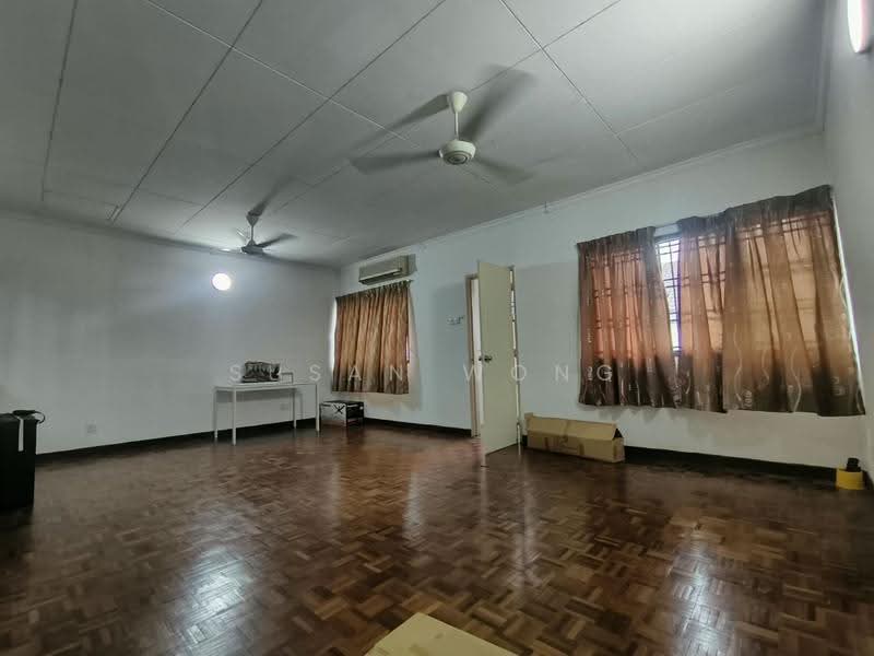 2.5-storey Terraced House for Rent in Petaling Jaya (Selangor) - Susan Wong - Living Room - PropertyGuru.com.my
