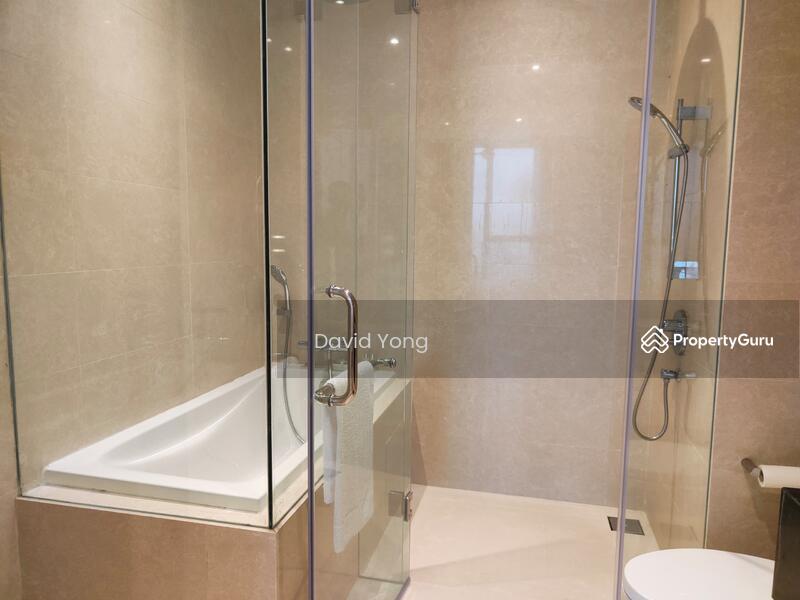 Studio with fitted bathroom (& bathtub)