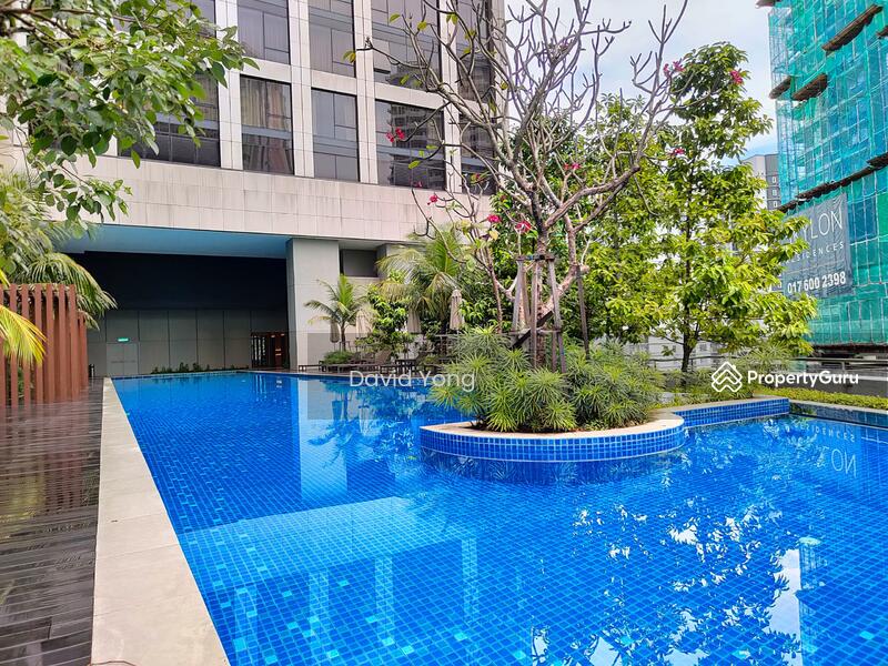 Infinity pool
