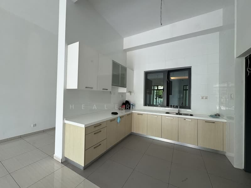 Pangsapuri untuk Dijual di Molek Pine 4 - Healer Lau - PropertyGuru.com.my