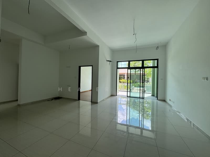 Pangsapuri untuk Dijual di Molek Pine 4 - Healer Lau - PropertyGuru.com.my