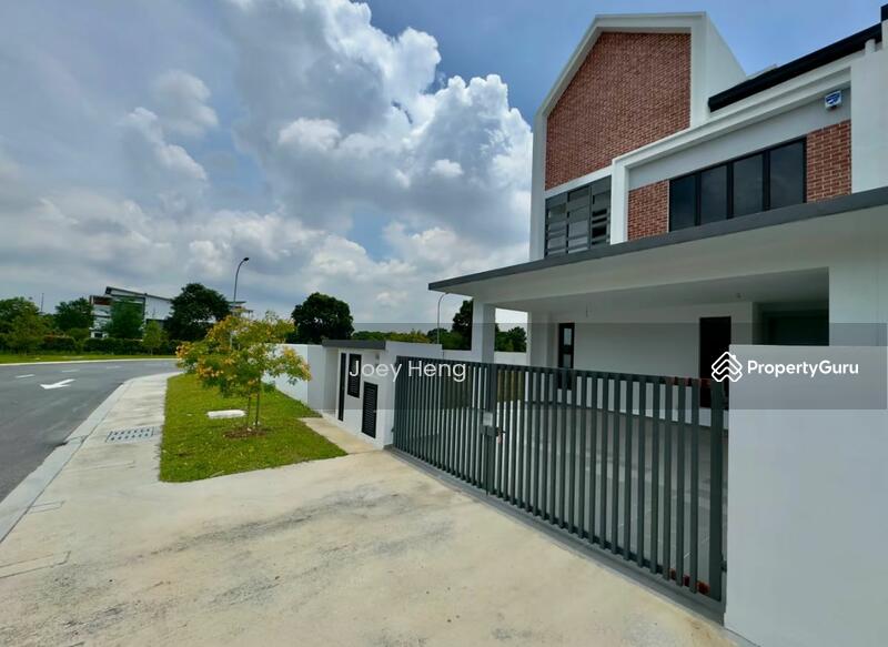 For Sale - Seremban 60x70 Extra 40ft Land ! 800K ONLY!!!