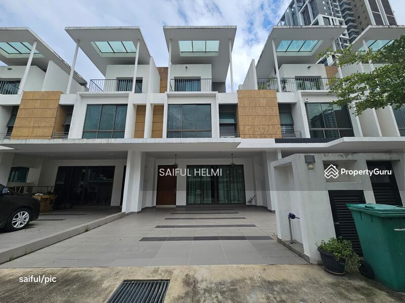For Sale - 3 Storey link @ Lake Point Residence Cyberjaya