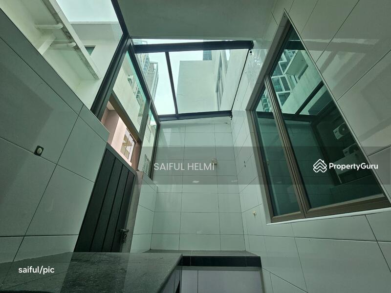 For Sale - 3 Storey link @ Lake Point Residence Cyberjaya