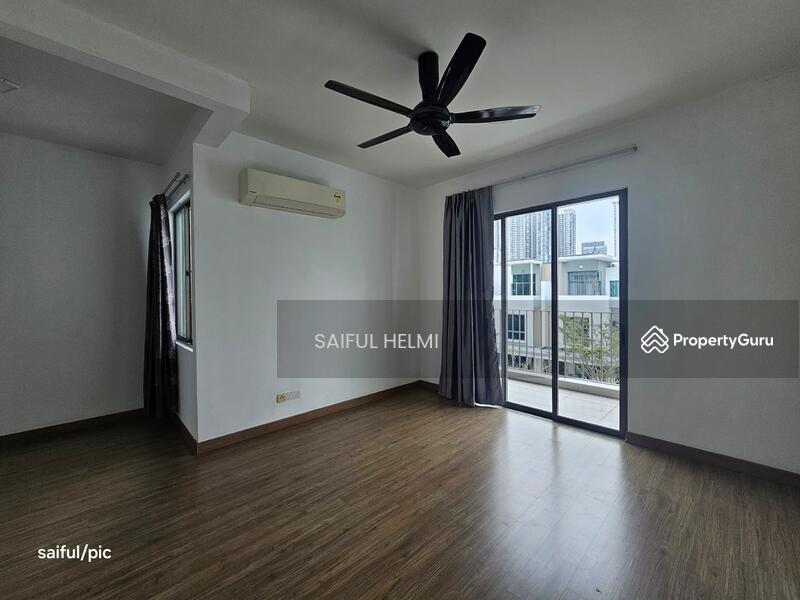 For Sale - 3 Storey link @ Lake Point Residence Cyberjaya
