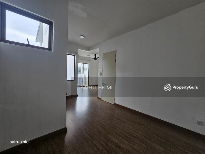 For Sale - 3 Storey link @ Lake Point Residence Cyberjaya
