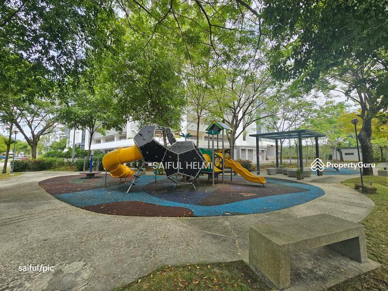 For Sale - 3 Storey link @ Lake Point Residence Cyberjaya