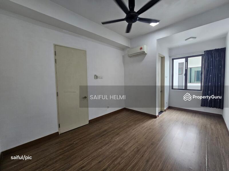 For Sale - 3 Storey link @ Lake Point Residence Cyberjaya