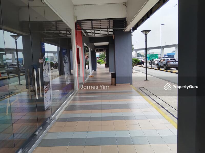 Ground floor shop 