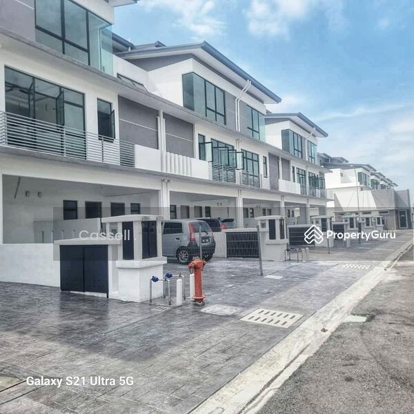 For Sale - LAST 3 unit Shj Rumah 3 Tingkat Eksklusif di Shah Alam Kurang Jam, Terus Sampai Kerja