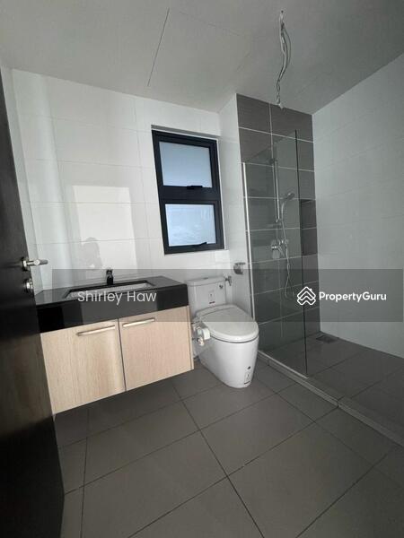 Pangsapuri untuk Dijual di Molek Pine 4 - Shirley Haw - PropertyGuru.com.my