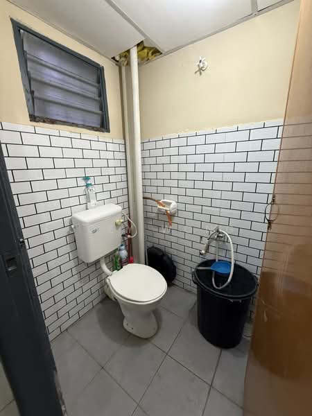 Flat for Sale at Damai Utama - Joey Wong - Bathroom - PropertyGuru.com.my
