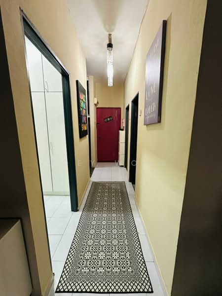 Flat for Sale at Damai Utama - Joey Wong - Corridor - PropertyGuru.com.my