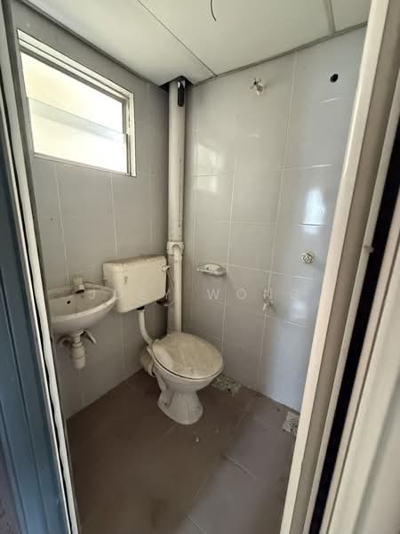 Flat for Sale at Damai Utama - Joey Wong - Bathroom - PropertyGuru.com.my