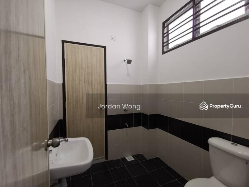 Untuk Disewa - Jalan Kaloi, Pasir Gudang
