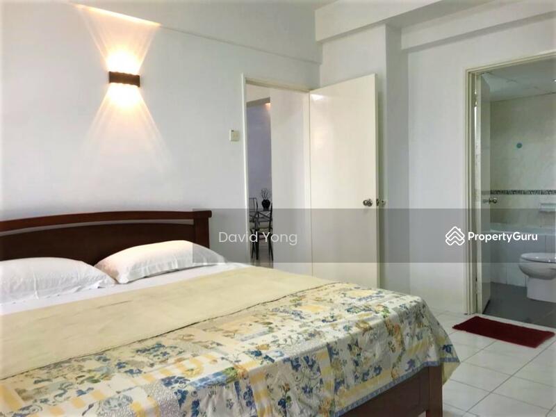 Vista Damai untuk Untuk Disewa - RM 3,300 /bulan, Mac 2026 - Master bedroom with en-suite bathroom - PropertyGuru.com.my