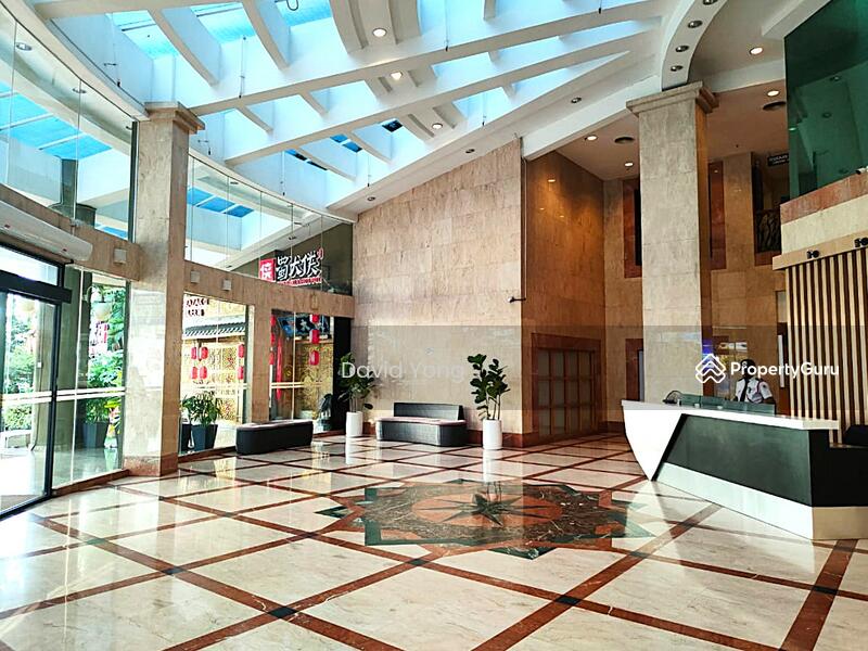 Vista Damai untuk Untuk Disewa - RM 3,300 /bulan, Mac 2026 - Modern entrance lobby featuring high ceilings, expansive windows, and a sleek reception desk - PropertyGuru.com.my