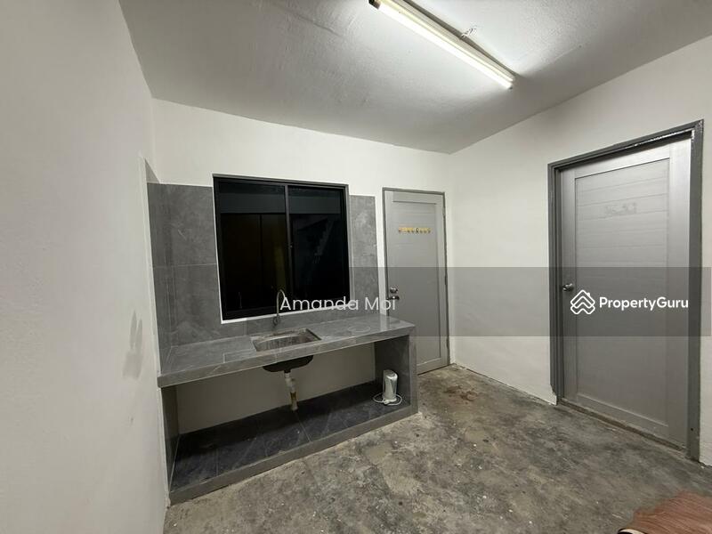 For Rent - Molek Moleks
