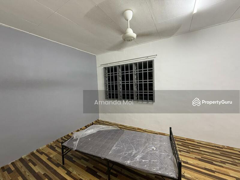 For Rent - Molek Moleks