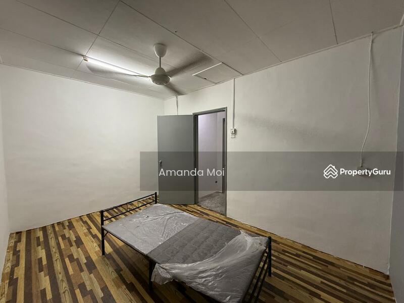 For Rent - Molek Moleks