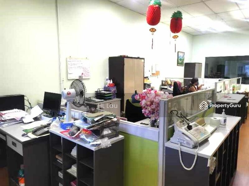 For Sale - 2.5 Storey Shop Office with basement 22' x 75' @ Puchong Gateway