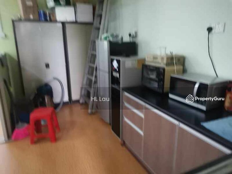 For Sale - 2.5 Storey Shop Office with basement 22' x 75' @ Puchong Gateway