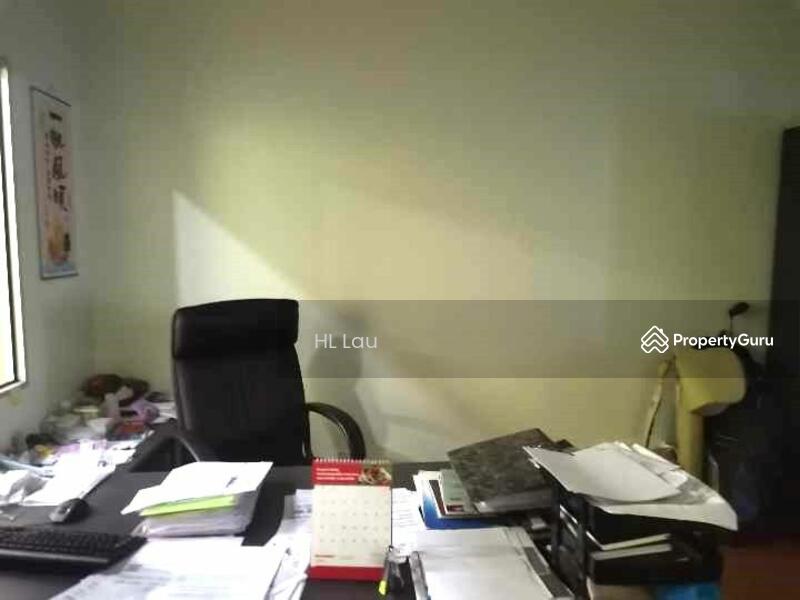 For Sale - 2.5 Storey Shop Office with basement 22' x 75' @ Puchong Gateway