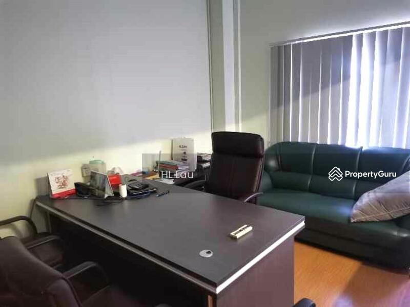 For Sale - 2.5 Storey Shop Office with basement 22' x 75' @ Puchong Gateway