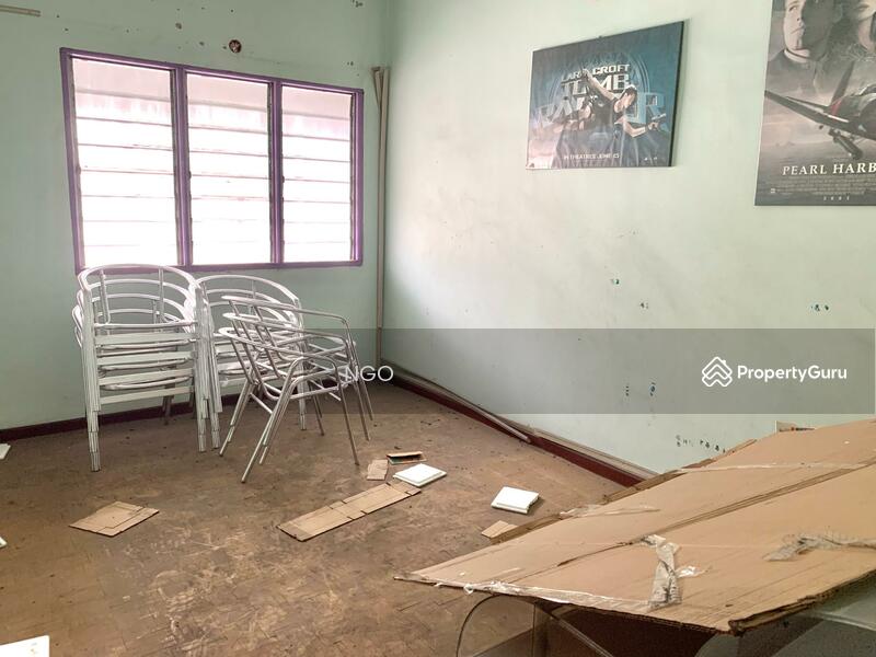 Untuk Dijual - End Lot Double Storey Terrace House Taman Maju