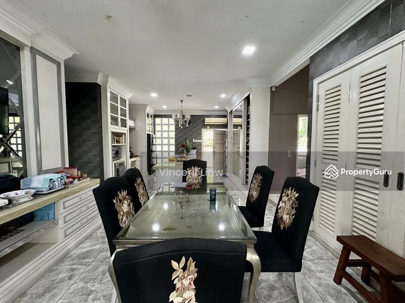 Untuk Dijual - 2 Story Bungalow with Private Pool