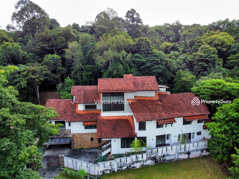 Untuk Dijual - Bungalow with Pool Overlooking Reserve Forest