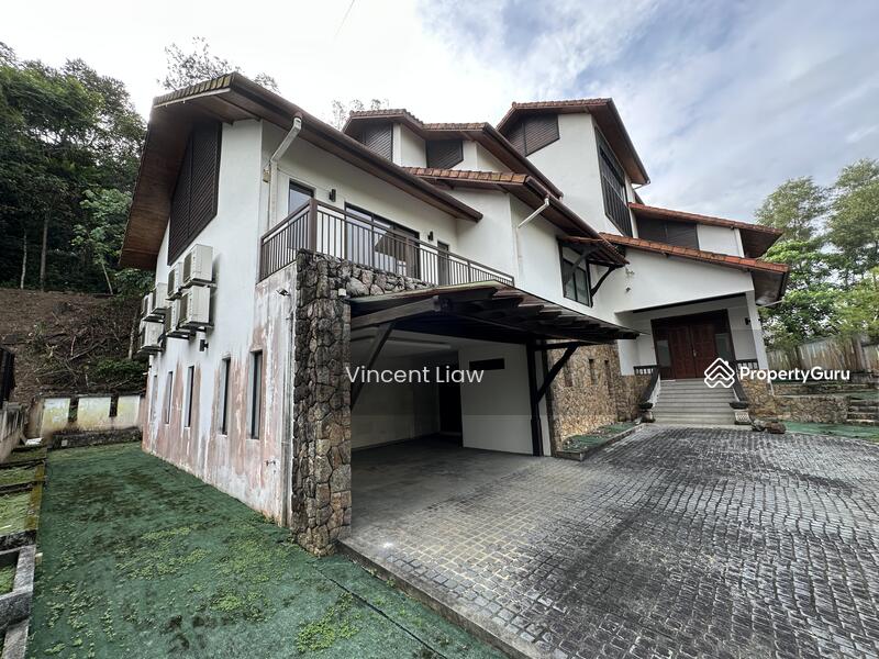 Untuk Dijual - Bungalow with Pool Overlooking Reserve Forest