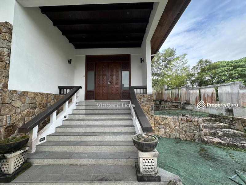 Untuk Dijual - Bungalow with Pool Overlooking Reserve Forest