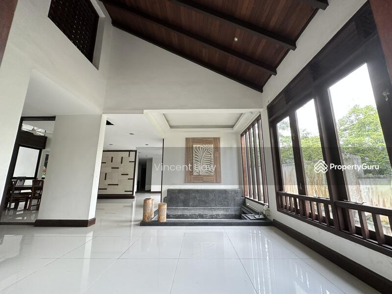 Untuk Dijual - Bungalow with Pool Overlooking Reserve Forest