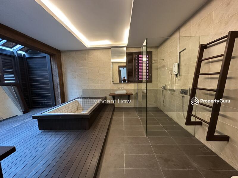 Untuk Dijual - Bungalow with Pool Overlooking Reserve Forest